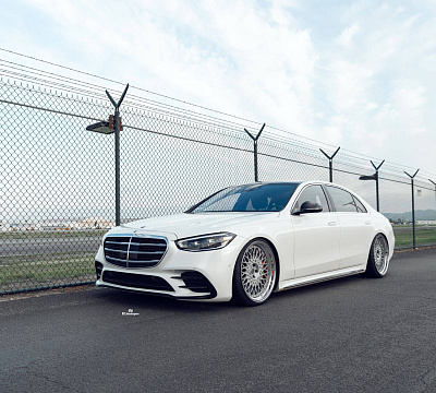 Фото дисков HRE 501 на Mercedes-Benz S-Class (W223)