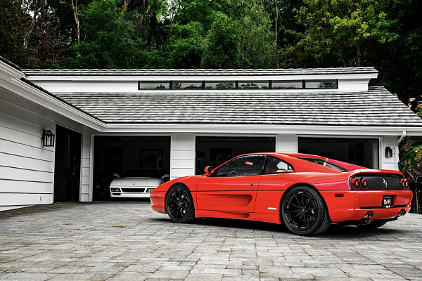 Фото дисков Savini SV-F1 Черный глянец на Ferrari F355