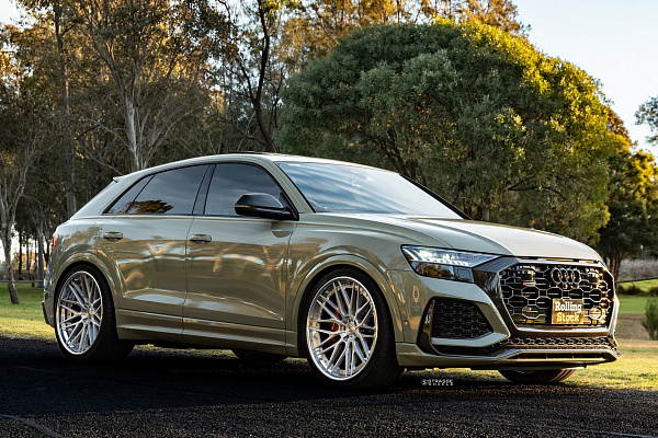 Фото дисков Strasse Wheels SV10M Deep Concave FS Глянцевый лак на Audi Q8