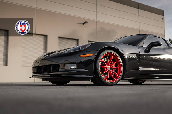 Фото дисков HRE P201 Красный сатин на Chevrolet Corvette C6