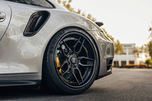 Фото дисков Strasse Wheels SV4 Deep Concave FS Другой цвет на Porsche 911 VII