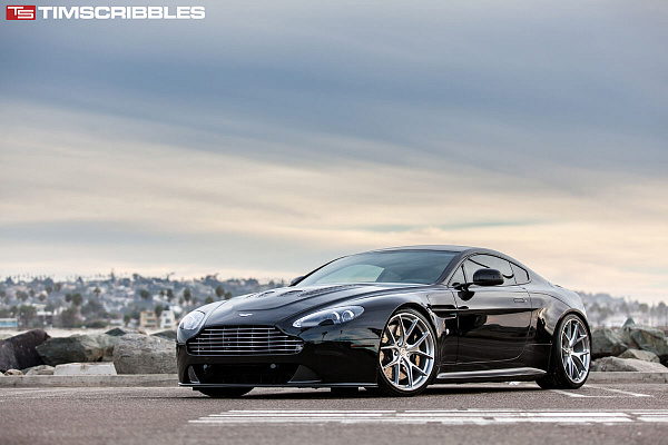 Фото дисков HRE P101 Глянцевый тонированный лак на Aston Martin Vantage 3