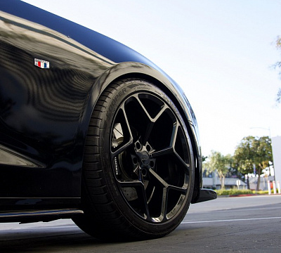 Фото дисков MRR M228 на Chevrolet Camaro VI