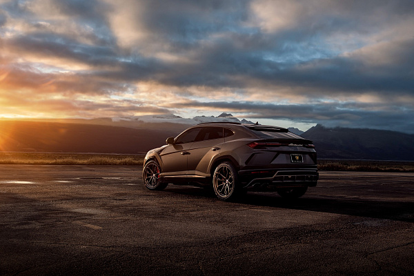 Фото дисков HRE P201 Сатиновая бронза на Lamborghini Urus