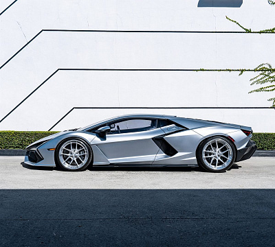 Фото дисков Anrky XR-301 на Lamborghini Revuelto