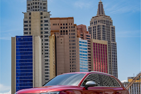 Фото дисков MRR FS01 Серебро на Audi Q5 (FY)