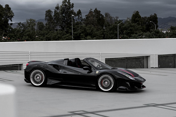 Фото дисков HRE 501 Глянцевый темный лак на Ferrari 488