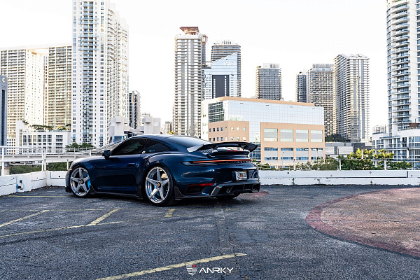 1016 Industries Porsche 992TT-S
