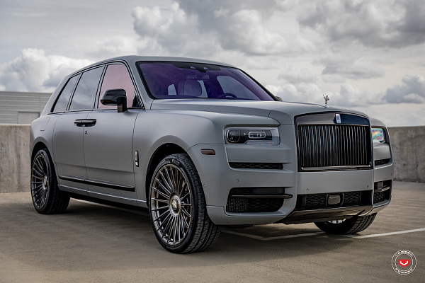 Фото дисков Vossen S17-13 Глянцевый темный лак на Rolls-Royce Cullinan