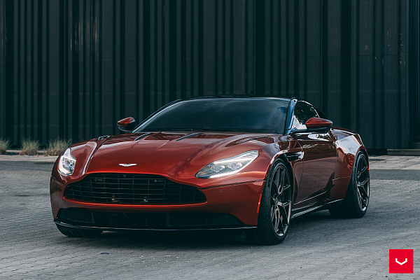 Фото дисков Vossen HF-5 Сатиновая бронза на Aston Martin DB11