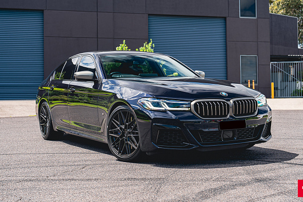 Фото дисков Vossen HF-7 Черный глянец на BMW 5/M5 (G30/F90)