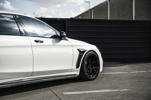 Фото дисков Rotiform KPS Черный глянец на Mercedes-Benz S-Class (W222, C217)