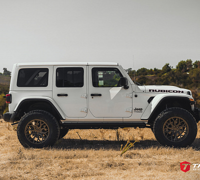 Фото дисков Vossen HF-2 на Jeep Wrangler IV (JL)