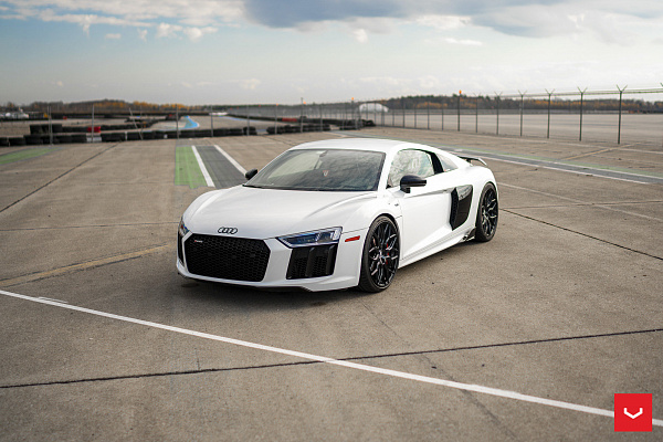 Фото дисков Vossen HF-2 Черный глянец на Audi R8 (4S)