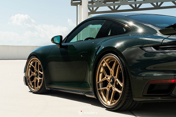 Фото дисков Anrky S3-X4 Глянцевое темное золото на Porsche 911 VIII