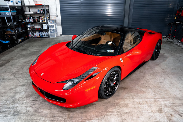 Фото дисков Brixton Forged TR08 Черный сатин на Ferrari 458