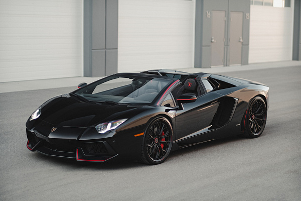 Фото дисков Brixton Forged PF10-RS Черный глянец на Lamborghini Aventador