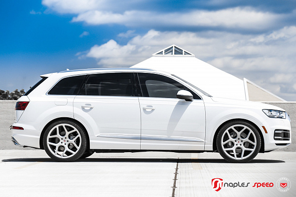 Фото дисков Vossen CG-205 Серебро на Audi Q7 (4M)