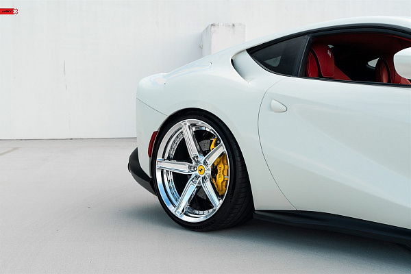 Фото дисков Anrky AN25 Полированный лак на Ferrari 812