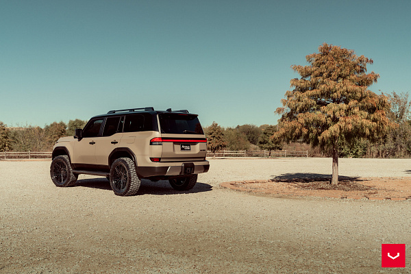 Фото дисков Vossen HF6-5 Черный глянец на Lexus GX III
