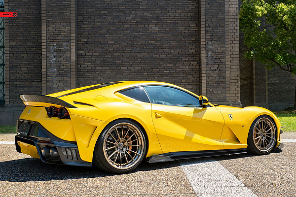 Фото дисков Anrky AN39 Глянцевая шампань на Ferrari 812