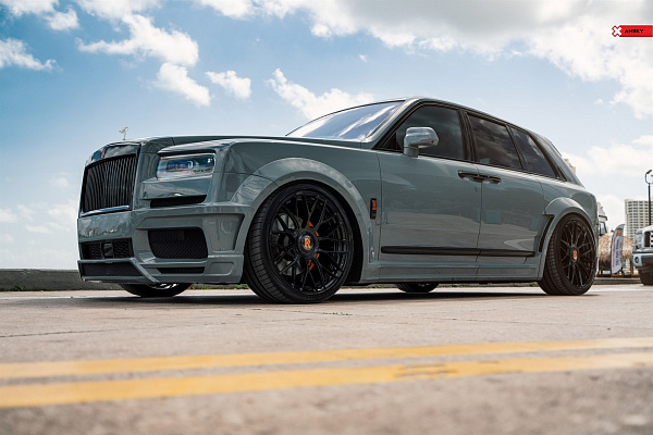 Фото дисков Anrky AN20 Черный глянец на Rolls-Royce Cullinan