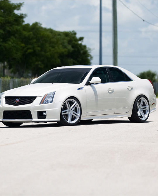 Фото дисков VFS-5 Серебро на Cadillac CTS II