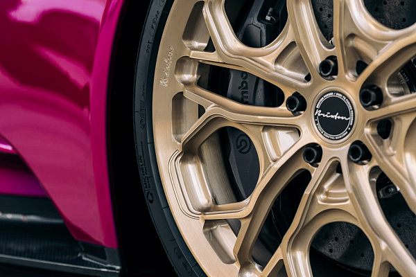 Фото дисков Brixton Forged PF14 R / RS Глянцевая шампань на Ford GT II