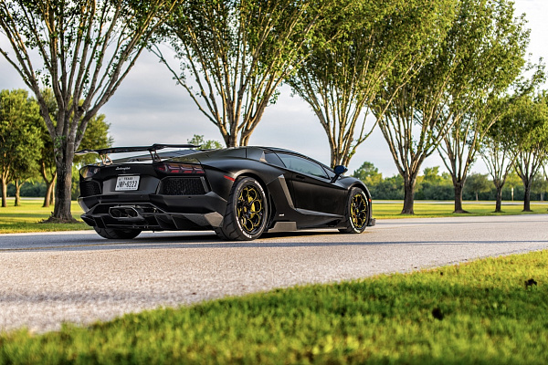 Фото дисков Savini SV69 Другой цвет на Lamborghini Aventador