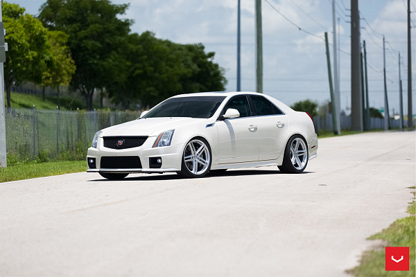 Фото дисков Vossen VFS-5 Серебро на Cadillac CTS II