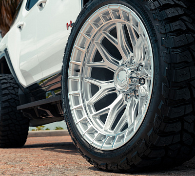 Фото дисков Vossen HFX-1 (8-Lug) на GMC Hummer EV