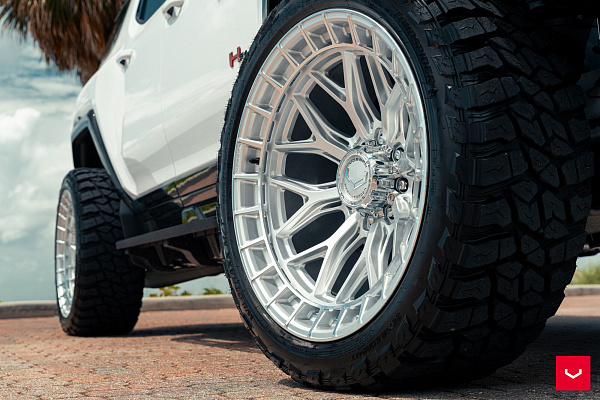 Фото дисков Vossen HFX-1 (8-Lug) Серебро на GMC Hummer EV