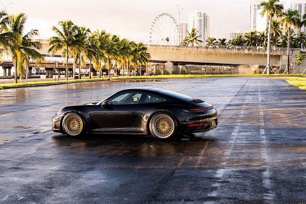 Фото дисков Strasse Wheels SC20 Track Сатиновое золото на Porsche 911 VIII