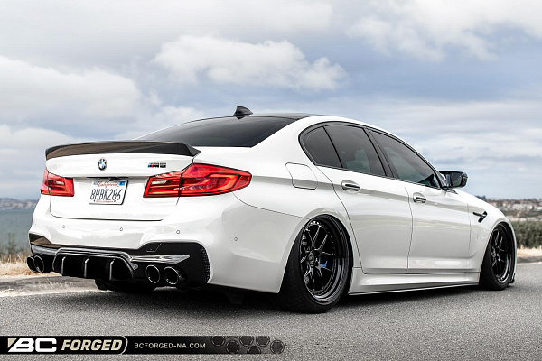 Фото дисков BC Forged LE52 // MLE52 Черный глянец на BMW 5/M5 (G30/F90)