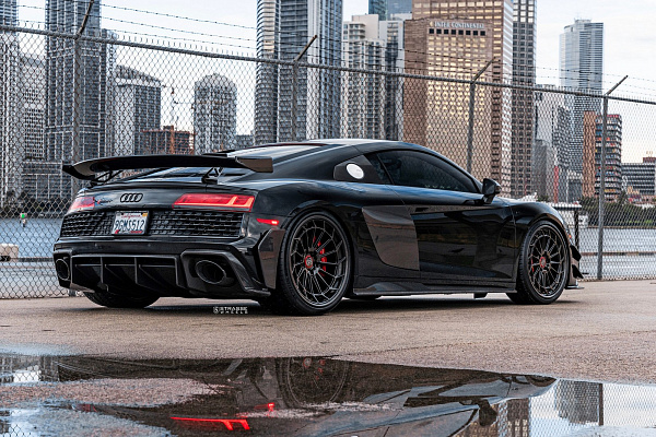 Фото дисков Strasse Wheels SV15FF Deep Concave FS Другой цвет на Audi R8 (4S)
