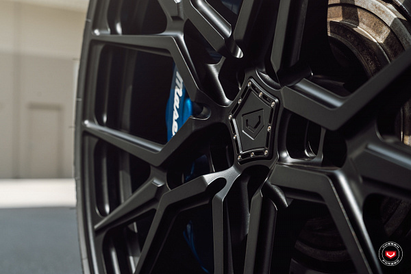 Фото дисков Vossen M-X3 Черный сатин на Maserati Ghibli