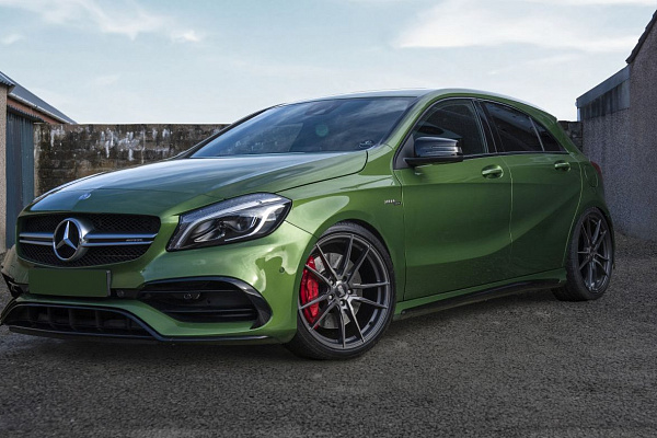 Фото дисков Bola FLD Глянцевый графит на Mercedes-Benz A-Class (W176)
