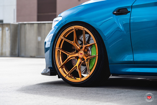 Фото дисков Vossen S21-01 Глянцевая медь на BMW 2/M2 (F22/F87)