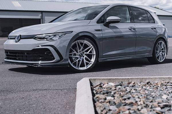 Фото дисков Bola FLR Сатиновый лак на Volkswagen Golf VIII
