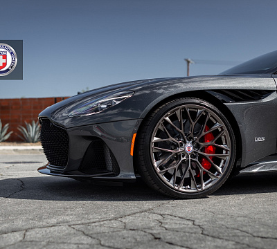 Фото дисков HRE P200 на Aston Martin DBS 3
