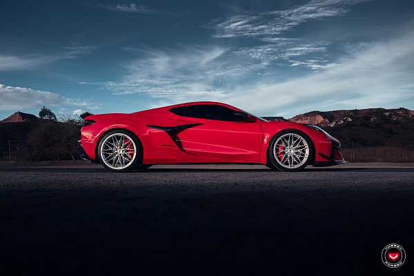 Фото дисков Vossen S21-02 Сатиновый лак на Chevrolet Corvette C8