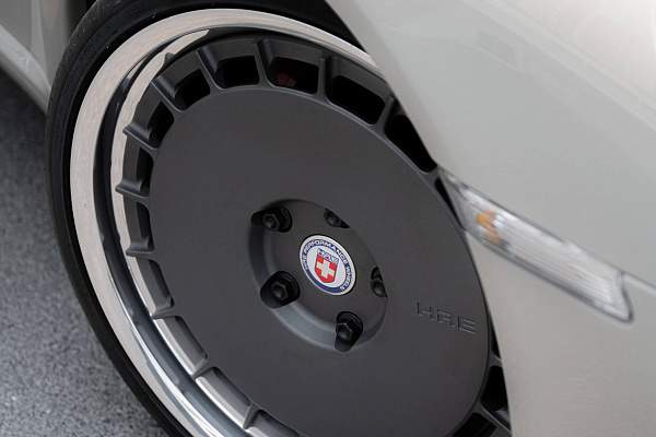 Фото дисков HRE 935 Сатиновый графит на Porsche Cayman I