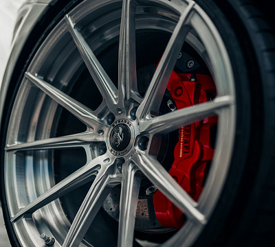 Фото дисков Strasse Wheels SV10 Deep Concave Duoblock на Ferrari 488