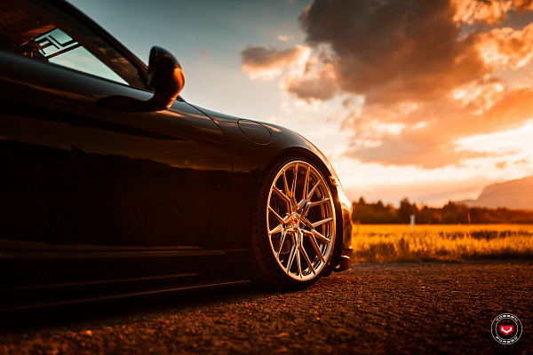 Фото дисков Vossen M-X3 Глянцевая медь на Porsche Cayman II