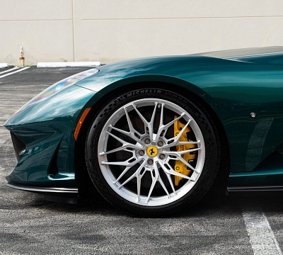 Фото дисков Anrky S1-X1 на Ferrari 812