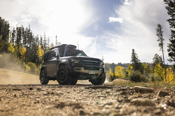 Фото дисков Rotiform STL Черный глянец на Land Rover Defender II