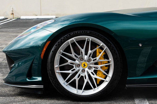 Фото дисков Anrky S1-X1 Глянцевый лак на Ferrari 812