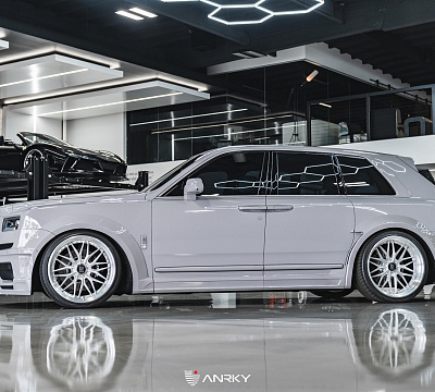 Фото дисков Anrky RS1 на Rolls-Royce Cullinan