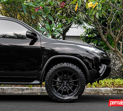 Фото дисков Vossen HF6-1 на Toyota Fortuner II