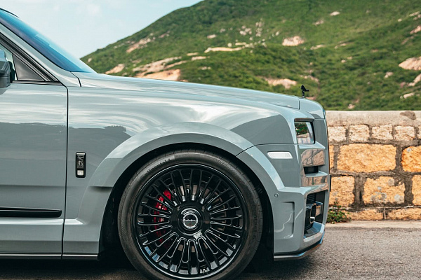 Urban Wide Body Rolls Royce Cullinan